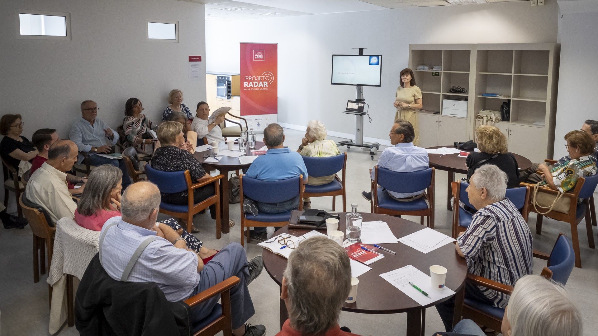 Intervenientes reunidos na sala da CLIC-Lx