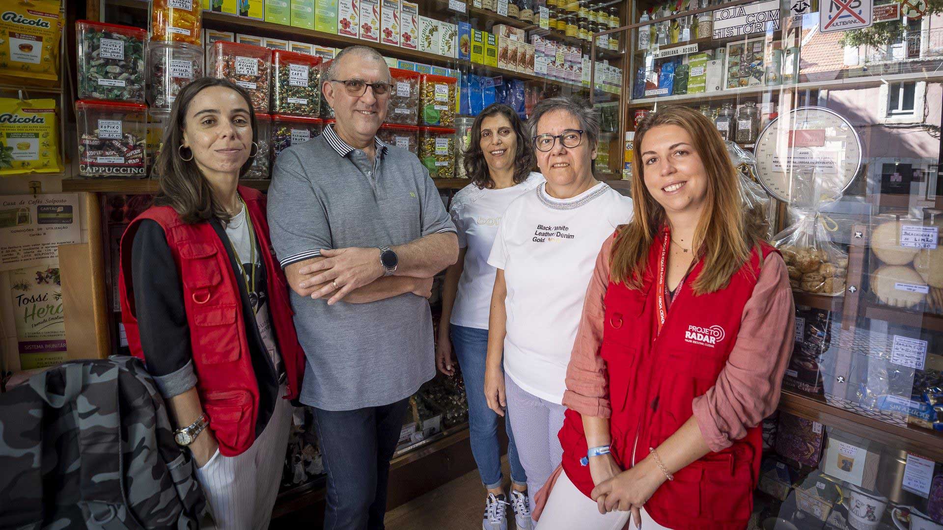 Sérgio Augusto Solposto, e família, com voluntários do Radar