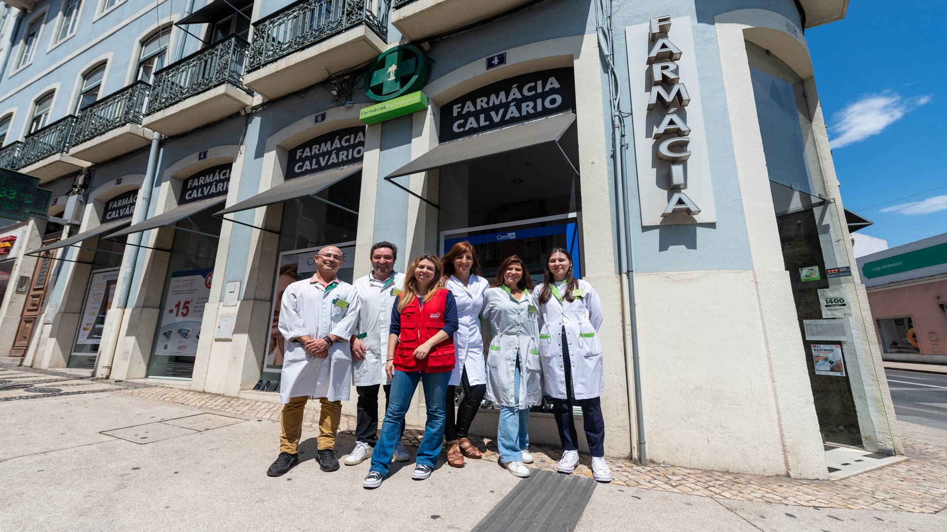 Staff da Farmácia Calvário e voluntária do Radar