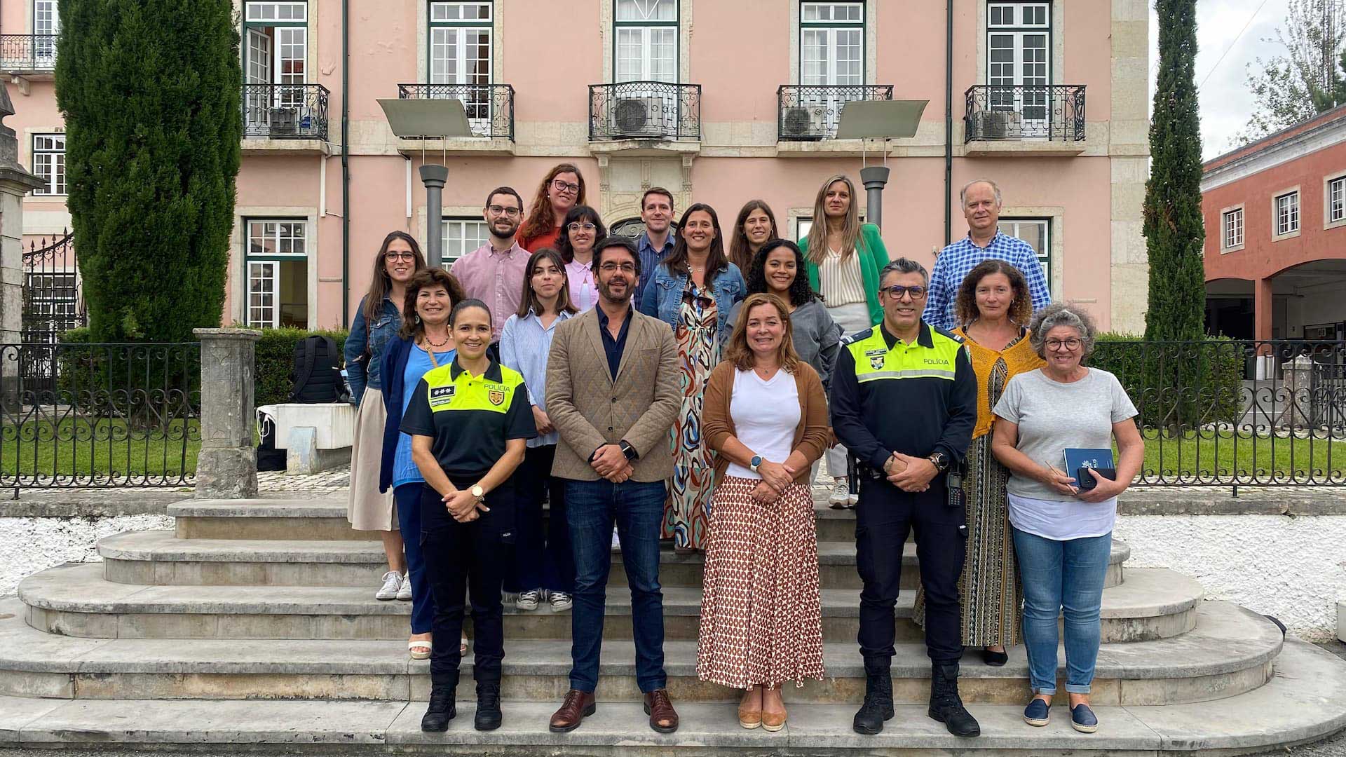 mediadores de proximidade em rua de Lisboa