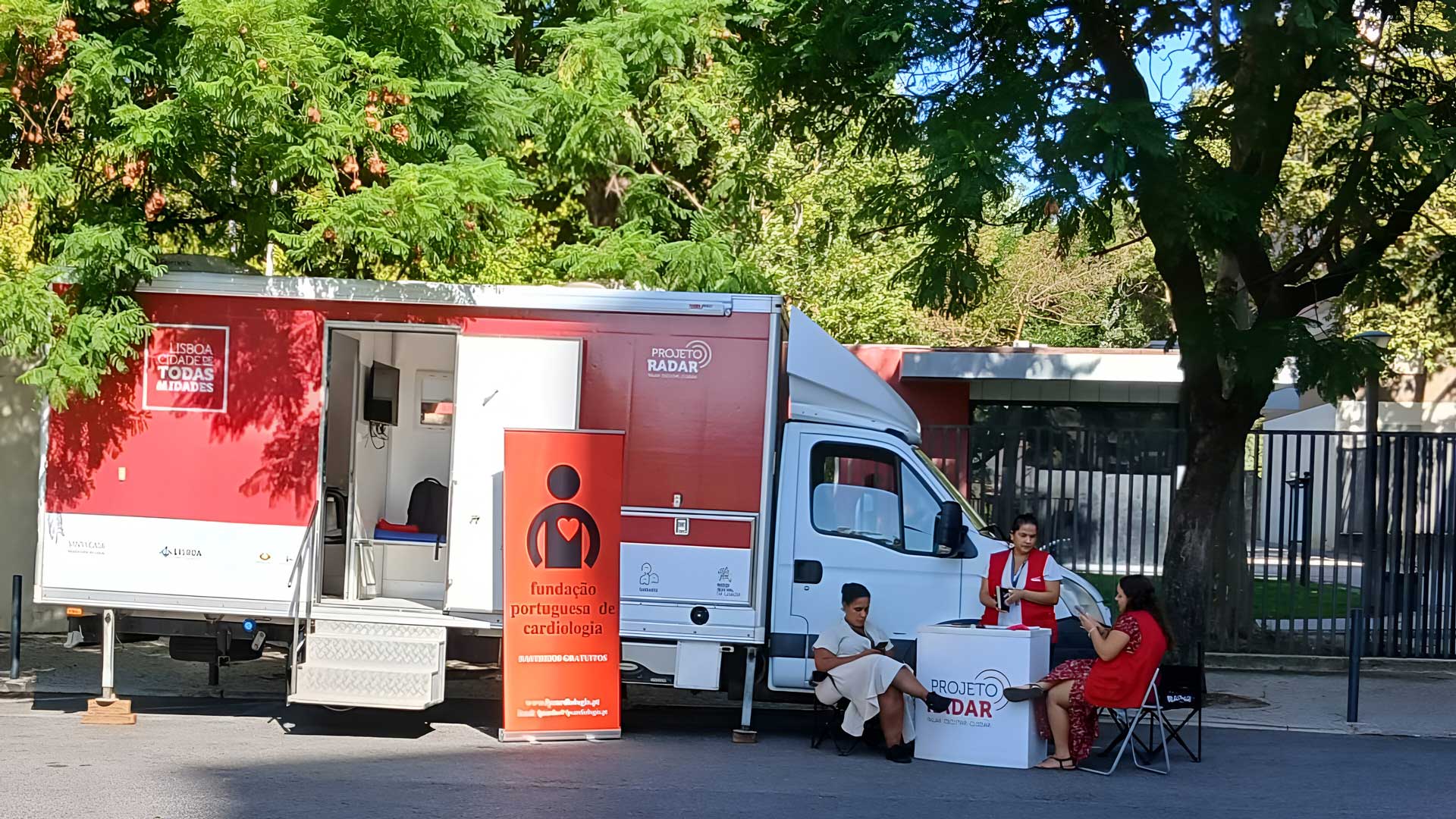 Carrinha da Unidade Móvel no Lumiar