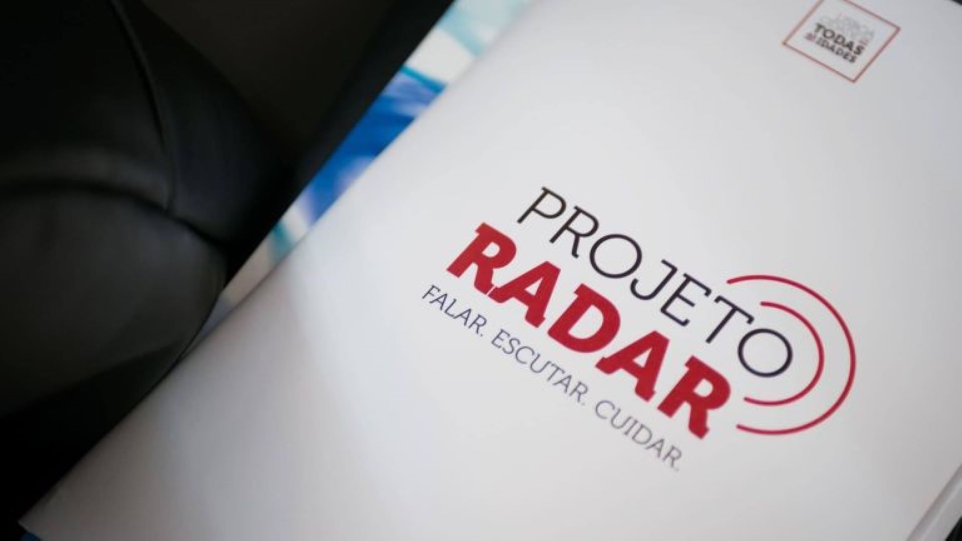 Pasta com o logotipo do Projecto Radar - Falar, Escutar, Cuidar
